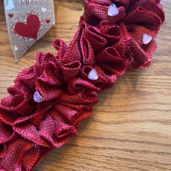 Valentine's Day Heart-Shaped Wreath - Picture 9 of 12